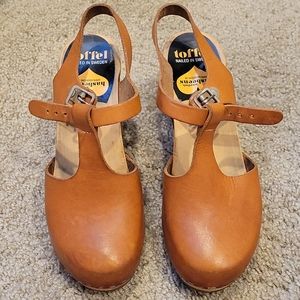 T-strap Sky High Clogs